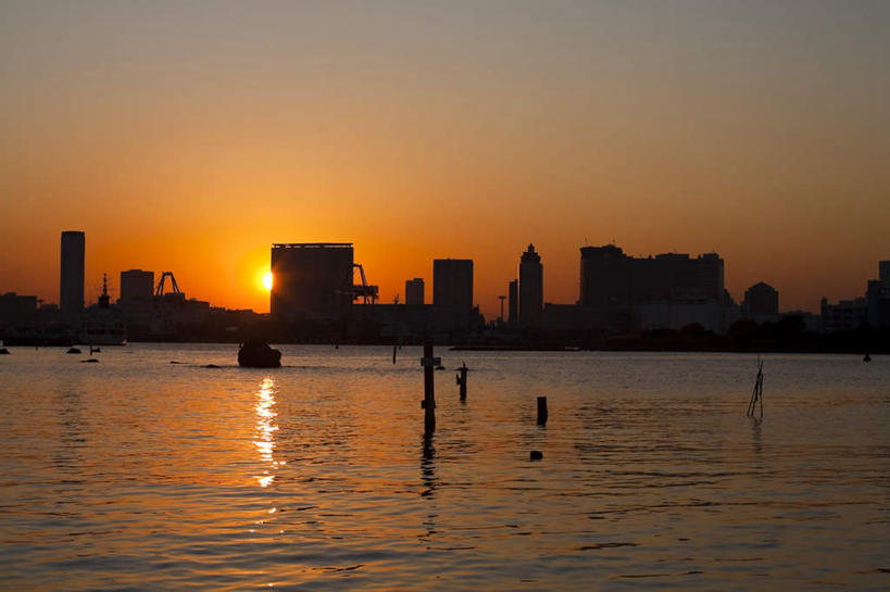 无人,家,横图,室外,白天,正面,旅游,度假,河流,美景,日落,水,东京,日本,亚洲,阴影,波纹,光线,影子,房屋,屋子,河水,景观,水流,晚霞,霞光,落日,娱乐,楼房,住宅,倒影,水纹,天空,阳光,自然,黄昏,波浪,天,享受,休闲,金色,景色,彩霞,放松,波光粼粼,倒映,自然风光,东亚,本州,关东地方,本州岛,日本国,东京都,夕照,反照,夕阳,彩图,房子,斜阳