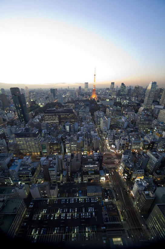 无人,高楼大厦,竖图,俯视,室外,白天,旅游,度假,美景,大桥,大厦,道路,建筑,立交桥,路,路灯,摩天大楼,桥梁,公路,照明,东京,日本,亚洲,阴影,光线,影子,景观,云,云朵,高架,斜拉桥,桥,灯光,交通,东京铁塔,云彩,娱乐,灯,蓝色,白云,蓝天,天空,阳光,自然,天,享受,休闲,景色,放松,东京塔,照亮,照明设备,自然风光,东亚,本州,关东地方,本州岛,日本国,东京都,日本电波塔,马路,彩图,高角度拍摄,大楼,高层建筑,高楼,摩天楼