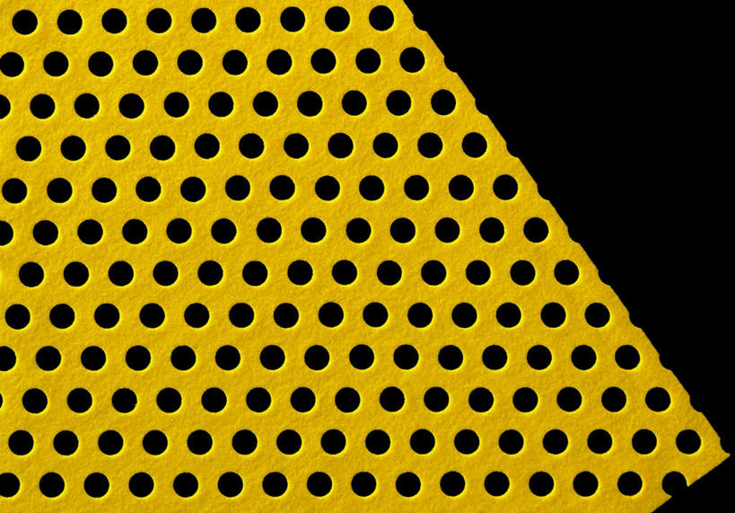 无人,横图,俯视,室内,特写,白天,一块,一排,许多,阴影,黑色背景,整齐,反射,影子,排列,黄色,垫子,摄影,影棚,圆孔,队列,餐垫,彩图,高角度拍摄,影棚拍摄,拍摄