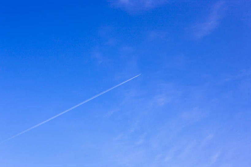无人,横图,室外,白天,仰视,旅游,度假,美景,日本,亚洲,朦胧,模糊,景观,烟雾,云,云朵,云彩,娱乐,蓝色,白云,蓝天,天空,自然,天,享受,休闲,景色,放松,晴朗,污染,废气,自然风光,东亚,飞机尾迹,本州,尾迹云,机尾云,飞机拉烟,云带,尾迹,本州岛,日本国,宫城,宫城县,东北地方,机尾迹,飞机尾气,晴空,彩图,低角度拍摄