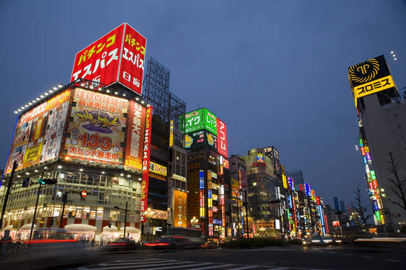 无人,高楼大厦,横图,室外,夜晚,仰视,度假,美景,城市风光,城市,大厦,道路,建筑,街道,路,摩天大楼,人行横道,公路,东京,日本,阴影,光线,日文,标志,文字,影子,字符,景观,人行道,灯光,交通,新宿,娱乐,标识,建设,蓝色,蓝天,天空,天,享受,休闲,景色,放松,晴朗,人行横道线,东亚,本州,万里无云,关东地方,本州岛,日本国,东京都,新宿区,日语,县厅,东京市,歌舞伎町,晴空,晴空万里,斑马线,马路,彩图,低角度拍摄,大楼,高层建筑,高楼,摩天楼