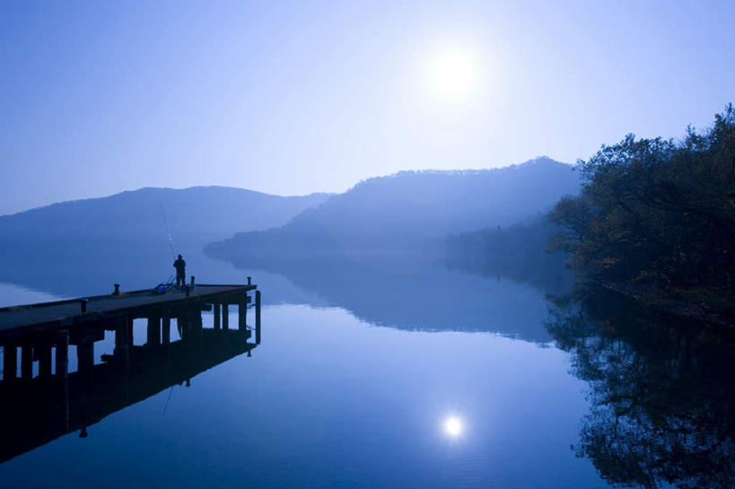 无人,横图,室外,白天,正面,旅游,度假,湖,湖泊,美景,山,山脉,树林,水,太阳,植物,秋田县,日本,亚洲,阴影,朦胧,模糊,反射,光线,影子,湖面,景观,山峰,水流,水面,山峦,娱乐,树,树木,蓝色,绿色,蓝天,天空,阳光,自然,湖水,群山,天,享受,休闲,景色,放松,生长,晴朗,成长,自然风光,东亚,本州,万里无云,本州岛,日本国,秋田,东北地方,晴空,晴空万里,彩图