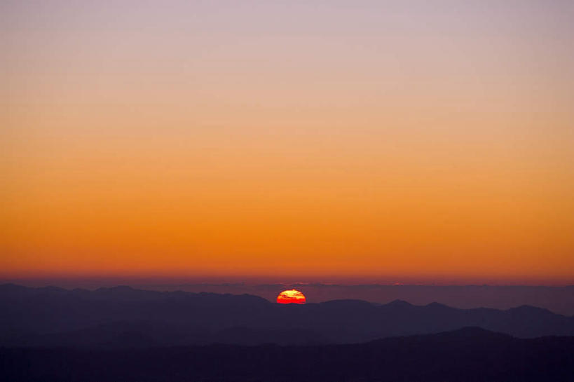 无人,横图,室外,白天,正面,旅游,度假,美景,日落,山,山脉,秋田县,日本,亚洲,阴影,朦胧,模糊,光线,影子,景观,山峰,晚霞,霞光,山峦,娱乐,蓝色,蓝天,天空,阳光,自然,黄昏,群山,天,享受,休闲,景色,彩霞,放松,晴朗,自然风光,东亚,本州,万里无云,本州岛,日本国,秋田,东北地方,秋田市,县厅,晴空,晴空万里,夕阳,彩图