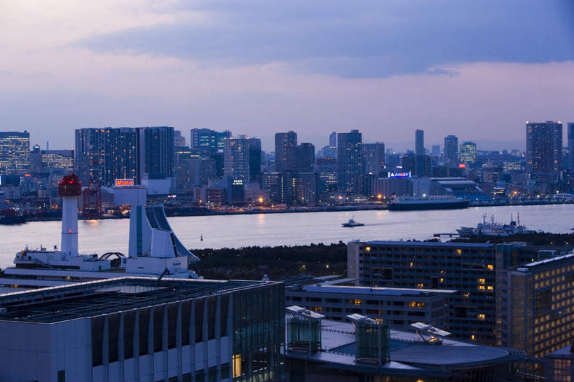 无人,高楼大厦,横图,室外,白天,正面,旅游,度假,海浪,海洋,美景,日落,城市风光,城市,大厦,建筑,轮船,摩天大楼,船,东京,日本,亚洲,一艘,景观,浪花,晚霞,霞光,云,云朵,建筑群,云彩,娱乐,建设,蓝色,白云,蓝天,天空,海水,黄昏,交通工具,天,享受,休闲,景色,彩霞,放松,晴朗,载具,海景,东亚,本州,关东地方,本州岛,日本国,东京都,大海,风浪,海,海水的波动,近岸浪,涌浪,晴空,夕阳,彩图,大楼,高层建筑,高楼,海港,摩天楼