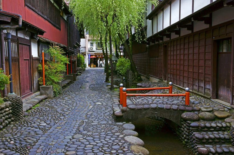 无人,家,横图,室外,白天,正面,旅游,度假,石头,名胜古迹,标志建筑,道路,地标,建筑,路,日本,亚洲,遗迹,石子,房屋,屋子,小路,桥,交通,古迹,文物,娱乐,建设,古建筑,石桥,楼房,拱桥,住宅,栈桥,享受,休闲,鹅卵石,旅游胜地,放松,拱形,人行桥,石拱桥,运河,按摩石,古文明,东亚,本州,本州岛,日本国,中部地方,岐阜,岐阜县,石块,彩图,房子