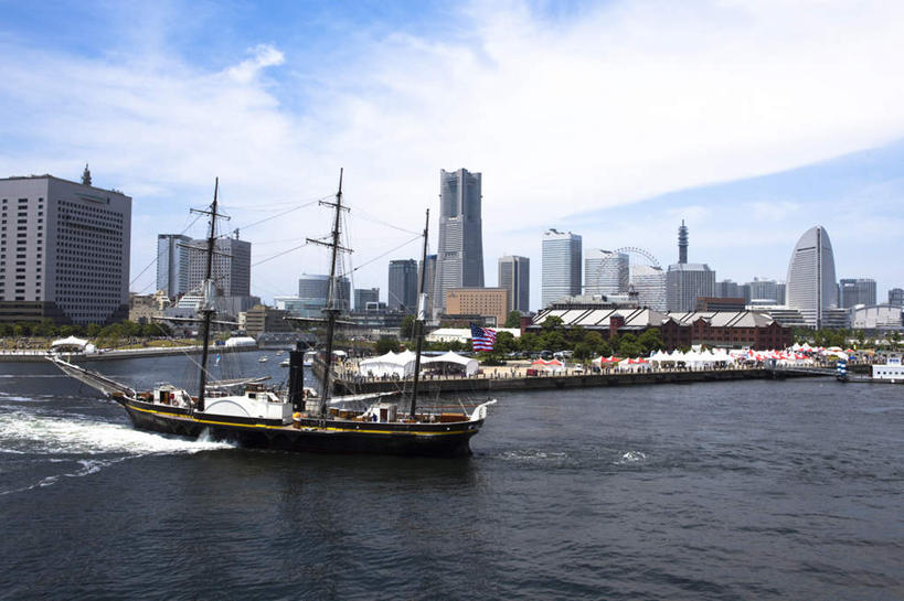 无人,高楼大厦,横图,全景,室外,白天,正面,度假,办公楼,海浪,海洋,美景,天际线,植物,城市风光,标志建筑,城市,大厦,地标,建筑,轮船,摩天大楼,写字楼,船,神奈川,日本,亚洲,一艘,波纹,飞溅,溅,液体,景观,浪花,水滴,云,云朵,神奈川县,云彩,娱乐,建设,水珠,树,树木,蓝色,绿色,白云,蓝天,水纹,天空,自然,海水,船尾波,楼宇,交通工具,波浪,天,享受,休闲,商务楼,景色,放松,生长,晴朗,成长,喷洒,自然风光,载具,海景,东亚,本州,关东地方,本州岛,日本国,大海,风浪,海,海水的波动,近岸浪,涌浪,晴空,彩图,大楼,高层建筑,高楼,摩天楼