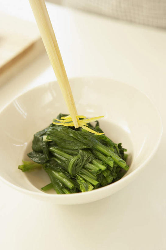 无人,竖图,俯视,室外,特写,白天,烹饪,筷子,蔬菜,餐具,新鲜,陶瓷,日本料理,料理,食品,陶瓷制品,文化,传统,菜肴,美食,食物,容器,碗,日式料理,日式,摄影,佳肴,有机食品,绿色食品,影棚,储藏,礼节,储存,礼仪,进餐用具,彩图,高角度拍摄,影棚拍摄,拍摄,贮存