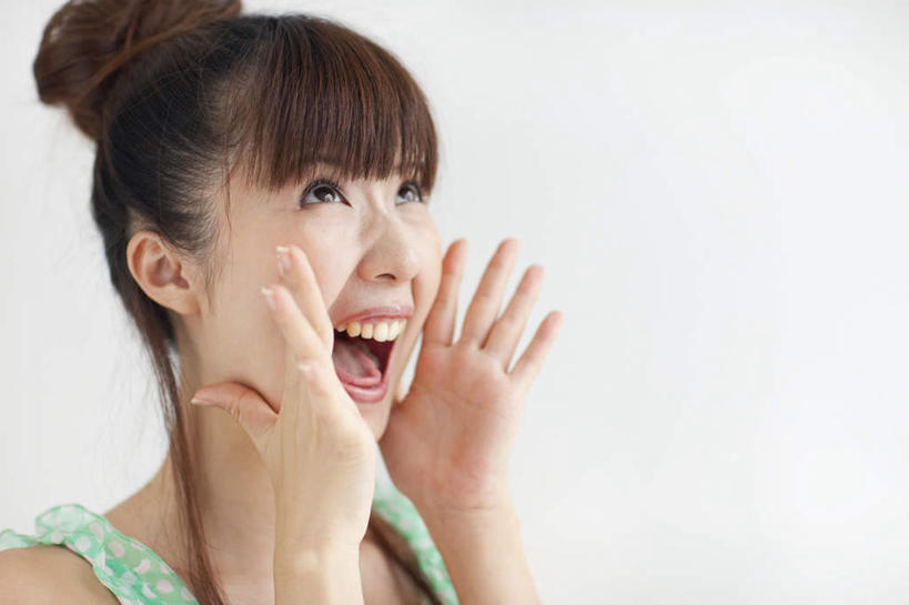 东方人,脸,头,脸颊,一个人,站,笑,微笑,露齿笑,横图,室内,特写,白天,白色背景,正面,亚洲,仅一个年轻女性,仅一个女性,仅一个人,服装,棕色,注视,休闲装,黄种人,衣服,绿色,观察,看,站着,休闲,休闲服,摄影,服饰,影棚,观看,察看,关注,年轻女性,女人,女性,亚洲人,头部,长发,脸部,脸蛋,面部,站立,半身,彩图,影棚拍摄,拍摄