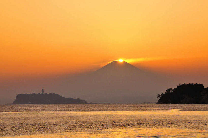 无人,横图,室外,白天,正面,旅游,度假,海浪,海洋,火山,石头,美景,日落,太阳,富士山,静冈县,日本,亚洲,阴影,波纹,光线,石子,影子,景观,浪花,山顶,晚霞,霞光,涟漪,娱乐,水纹,天空,阳光,自然,海水,黄昏,波浪,天,享受,休闲,景色,彩霞,放松,晴朗,自然风光,海景,东亚,沉积岩,本州,万里无云,本州岛,日本国,中部地方,静冈,山梨,山梨县,水晕,颠峰,极峰,水成岩,大海,风浪,海,海水的波动,活火山,近岸浪,石块,死火山,休眠火山,岩石,涌浪,晴空,晴空万里,夕阳,彩图