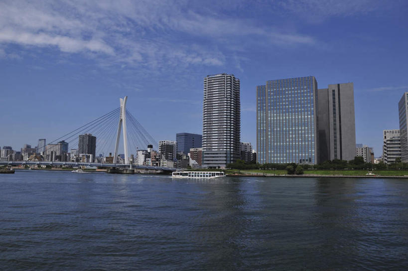 无人,高楼大厦,横图,全景,室外,白天,正面,度假,办公楼,草地,草坪,海浪,海洋,美景,天际线,植物,城市风光,城市,大桥,大厦,建筑,立交桥,轮船,摩天大楼,桥梁,写字楼,船,东京,日本,亚洲,波纹,飞溅,溅,液体,景观,浪花,水滴,云,云朵,高架,建筑群,斜拉桥,桥,涟漪,云彩,娱乐,建设,水珠,草,树,树木,蓝色,绿色,白云,蓝天,水纹,天空,自然,海水,船尾波,楼宇,交通工具,波浪,天,享受,休闲,商务楼,景色,放松,生长,晴朗,成长,喷洒,载具,海景,东亚,本州,关东地方,本州岛,日本国,东京都,水晕,隅田川,大海,风浪,海,海水的波动,近岸浪,涌浪,晴空,彩图,大楼,高层建筑,高楼,摩天楼