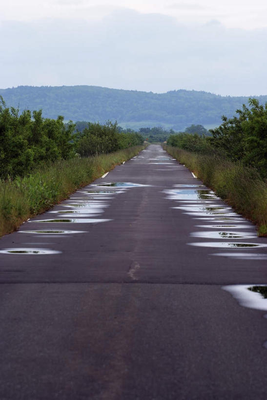 无人,竖图,室外,白天,正面,旅游,度假,草地,草坪,美景,山,山脉,植物,道路,路,北海道,日本,亚洲,阴影,光线,影子,景观,山峰,云,云朵,小路,地面,交通,山峦,云彩,娱乐,草,树,树木,蓝色,绿色,白云,蓝天,天空,阳光,自然,群山,天,享受,休闲,景色,放松,乡间小路,生长,成长,自然风光,东亚,日本国,北海道地方,北海道岛,彩图