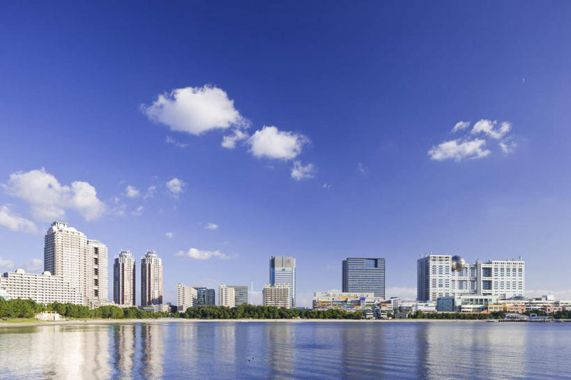 无人,高楼大厦,横图,室外,白天,正面,度假,河流,美景,水,植物,城市风光,城市,大厦,建筑,摩天大楼,东京,日本,亚洲,阴影,波纹,光线,影子,河水,景观,水流,云,云朵,云彩,娱乐,树,树木,蓝色,绿色,白云,蓝天,水纹,天空,阳光,自然,波浪,天,享受,休闲,景色,放松,生长,成长,东亚,本州,关东地方,本州岛,日本国,东京都,彩图,大楼,高层建筑,高楼,摩天楼