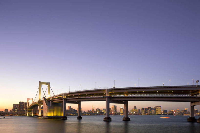 无人,高楼大厦,横图,室外,白天,正面,度假,日出,河流,美景,水,太阳,城市风光,城市,大厦,建筑,路灯,摩天大楼,照明,东京,日本,亚洲,一排,许多,阴影,整齐,光线,影子,河水,景观,水流,灯光,彩虹大桥,朝霞,晨曦,黎明,娱乐,灯,排列,蓝色,蓝天,天空,阳光,天,享受,休闲,景色,放松,晴朗,照亮,照明设备,队列,东亚,本州,万里无云,关东地方,本州岛,日本国,东京都,日本彩虹大桥,朝阳,晴空,晴空万里,彩图,破晓,大楼,高层建筑,高楼,摩天楼