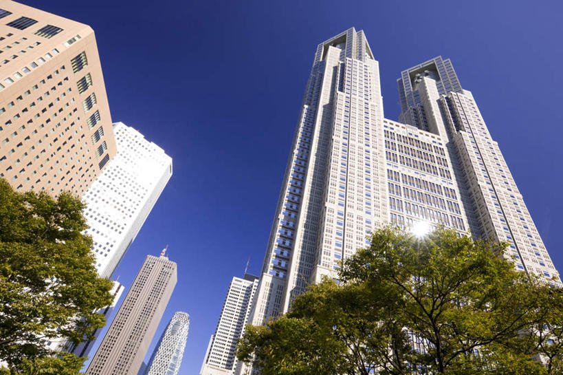 无人,高楼大厦,横图,室外,白天,仰视,度假,美景,植物,窗户,城市风光,城市,大厦,建筑,摩天大楼,东京,日本,亚洲,一排,许多,阴影,整齐,光线,影子,景观,娱乐,玻璃窗,树,树木,排列,蓝色,绿色,蓝天,天空,阳光,自然,天,享受,休闲,景色,放松,生长,晴朗,成长,队列,东亚,本州,万里无云,关东地方,本州岛,日本国,东京都,晴空,晴空万里,彩图,低角度拍摄,大楼,高层建筑,高楼,摩天楼