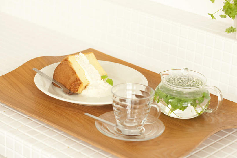 点心,无人,横图,俯视,室内,白天,幸福,植物,茶,桌面,杯子,餐具,一块,阴影,光线,碟子,壶,盘,盆栽,影子,勺子,茶叶,食品,甜点,甜品,盆景,娱乐,水壶,食物,糕点,黄色,绿色,阳光,自然,盘子,茶壶,水杯,调羹,碟,汤匙,甜食,享受,休闲,温馨,放松,乐趣,生长,成长,提神,舒适,醒脑,茶杯,彩图,高角度拍摄