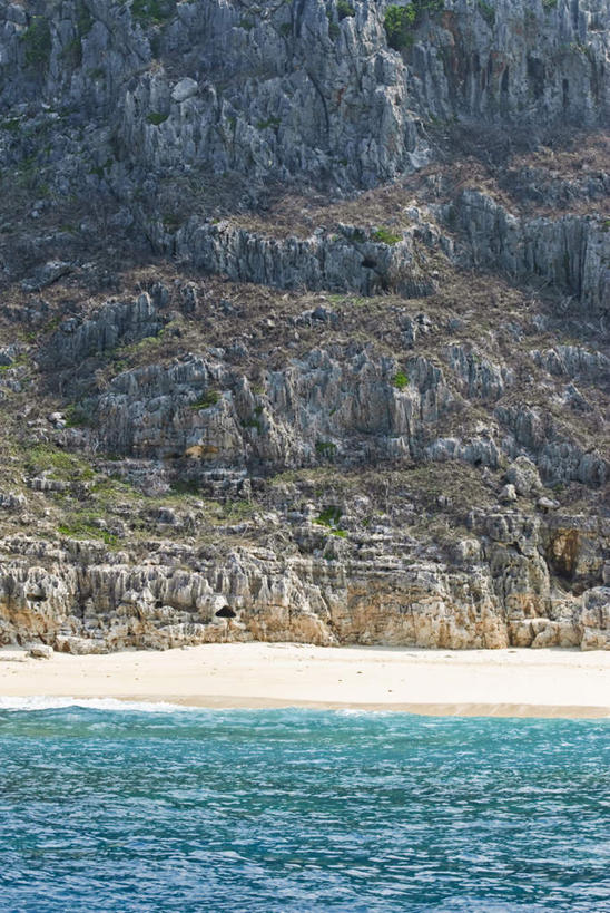 无人,竖图,室外,白天,正面,旅游,度假,草地,草坪,海浪,海洋,石头,美景,山,山脉,水,植物,东京,日本,亚洲,阴影,飞溅,溅,光线,石子,液体,影子,景观,浪花,山峰,水滴,山峦,娱乐,水珠,草,树,树木,蓝色,绿色,阳光,自然,海水,群山,享受,休闲,景色,放松,生长,成长,喷洒,自然风光,海景,东亚,本州,关东地方,本州岛,日本国,东京都,大海,风浪,海,海水的波动,近岸浪,石块,岩石,涌浪,彩图