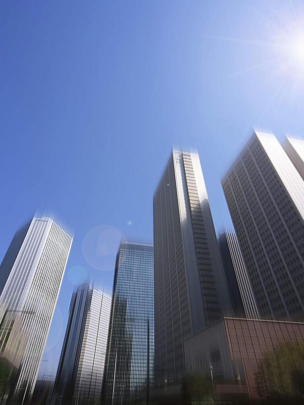 无人,高楼大厦,竖图,室外,白天,仰视,度假,美景,植物,城市风光,城市,大厦,道路,建筑,路,摩天大楼,公路,东京,日本,亚洲,阴影,朦胧,模糊,光线,影子,景观,云,云朵,交通,云彩,娱乐,树,树木,蓝色,绿色,白云,蓝天,天空,阳光,自然,天,享受,休闲,景色,放松,生长,成长,东亚,本州,关东地方,本州岛,日本国,东京都,马路,彩图,低角度拍摄,大楼,高层建筑,高楼,摩天楼