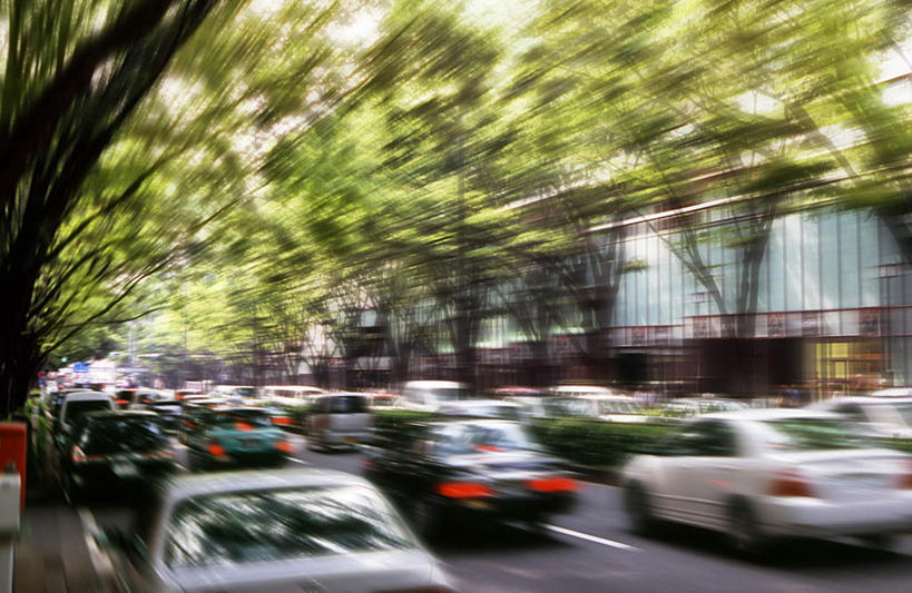 无人,高楼大厦,横图,室外,白天,正面,度假,美景,植物,城市风光,城市,大厦,道路,建筑,路,摩天大楼,公路,汽车,东京,日本,亚洲,一排,许多,阴影,朦胧,模糊,整齐,光线,影子,景观,分界线,停车线,交通,娱乐,车,树,树木,排列,绿色,阳光,自然,交通工具,轿车,享受,休闲,景色,放松,生长,成长,车行道,车行道分界线,队列,载具,标线,东亚,车行线,本州,关东地方,本州岛,日本国,东京都,马路,彩图,大楼,高层建筑,高楼,摩天楼