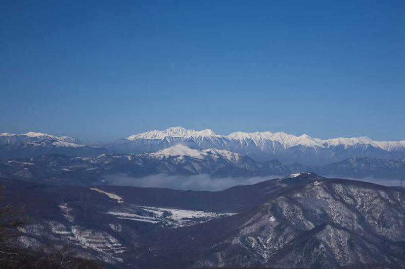 无人,横图,俯视,室外,白天,旅游,度假,美景,山,树林,雪,植物,雾,大雪,富山县,日本,亚洲,许多,阴影,朦胧,模糊,光线,影子,积雪,景观,山峰,雪景,冬季,冬天,山峦,娱乐,树,树木,蓝色,绿色,蓝天,天空,阳光,自然,天,享受,休闲,景色,放松,寒冷,生长,晴朗,成长,迷雾,自然风光,东亚,本州,万里无云,本州岛,日本国,中部地方,严寒,富山,大雾,晴空,晴空万里,彩图,高角度拍摄