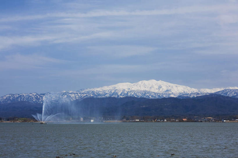 无人,横图,室外,白天,仰视,旅游,度假,海浪,海洋,美景,山,树林,雪,植物,大雪,喷泉,长野县,日本,亚洲,许多,积雪,景观,浪花,山峰,雪景,云,云朵,冬季,冬天,山峦,云彩,文化,娱乐,树,树木,蓝色,绿色,白云,蓝天,天空,自然,海水,天,品味,享受,休闲,景色,放松,寒冷,生长,晴朗,成长,自然风光,水景,海景,东亚,本州,本州岛,日本国,中部地方,长野,美观,严寒,设计,大海,风浪,海,海水的波动,近岸浪,涌浪,晴空,彩图,低角度拍摄