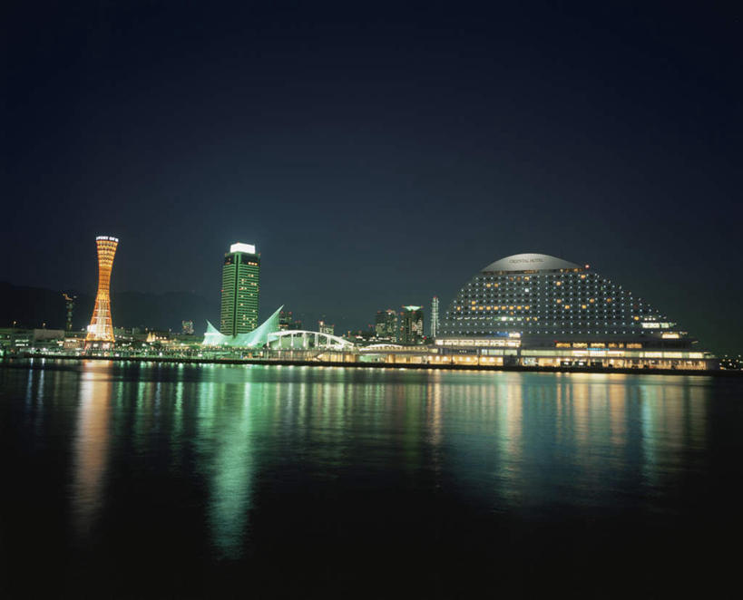 无人,高楼大厦,横图,室外,夜晚,仰视,度假,河流,美景,水,城市风光,城市,大厦,建筑,摩天大楼,日本,亚洲,阴影,朦胧,模糊,光线,影子,河水,景观,水流,灯光,娱乐,建设,享受,休闲,景色,放松,东亚,本州,本州岛,日本国,近畿地方,近畿,兵库,兵库县,神户港,乐园,彩图,低角度拍摄,大楼,高层建筑,高楼,摩天楼