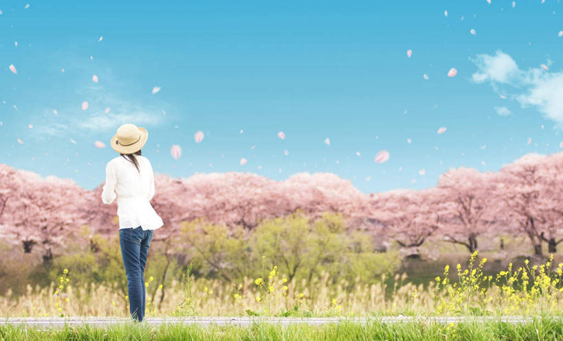 东方人,一个人,无人,站,横图,插画,室内,白天,幸福,纯洁,数码,科技,草地,植物,樱花,帽子,亚洲,仅一个年轻女性,仅一个女性,仅一个人,许多,阴影,服装,飘扬,光线,网络,草帽,影子,云,云朵,樱花树,高光,几何,计算机图形,合成,云彩,图画,注视,休闲装,黄种人,画,草,树,树木,背面,衣服,蓝色,绿色,白云,蓝天,天空,阳光,自然,天,观察,看,站着,休闲,休闲服,服饰,生长,晴朗,成长,观看,等待,电脑合成图,数码合成图,察看,生命,关注,漫画,写实,具体,具象,仙樱花,福岛樱,青肤樱,高尚,一顶,浮荡,飘拂,热烈,漂荡,飘零,年轻女性,女人,女性,亚洲人,晴空,荆桃,站立,彩图,全身,飘荡