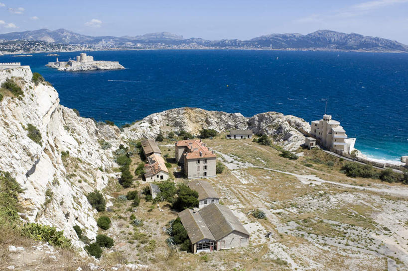 帆船,无人,家,横图,俯视,航拍,室外,白天,旅游,度假,马赛,岛屿,海浪,海洋,美景,别墅,城市风光,城市,建筑,船,法国,欧洲,许多,波纹,房屋,屋子,景观,浪花,山川,云,云朵,公寓,建筑群,游艇,涟漪,云彩,娱乐,建设,洋房,楼房,住宅,蓝色,白色,白云,蓝天,水纹,天空,海水,交通工具,波浪,天,享受,休闲,景色,放松,晴朗,普罗旺斯,鸟瞰,载具,海景,法兰西共和国,首府,水晕,法兰西第五共和国,普罗旺斯省,大海,风浪,海,海水的波动,近岸浪,列岛,群岛,涌浪,诸岛,晴空,彩图,高角度拍摄,房子