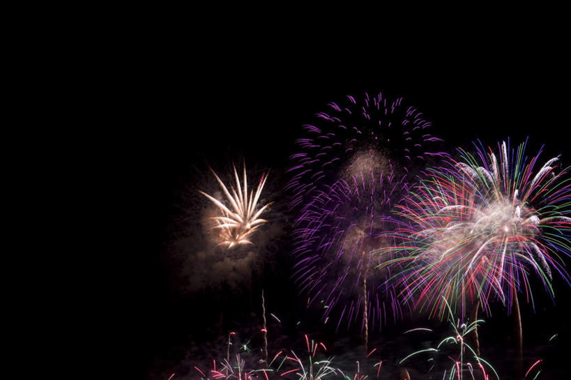 无人,横图,彩色,室外,特写,夜晚,仰视,爆炸,烟火,日本,亚洲,许多,黑色背景,光线,光泽,烟雾,光芒,辉煌,美丽,照射,扩散,粉色,黄色,红色,蓝色,绿色,紫色,白色,焰火,灿烂,闪耀,闪烁,壮丽,礼花,照耀,五彩缤纷,光辉,东亚,烂漫,本州,本州岛,日本国,中部地方,山梨,山梨县,花炮,礼花炮,绚烂,毫光,闪动,闪灼,灿艳,绮丽,绚丽,烟花,彩图,低角度拍摄