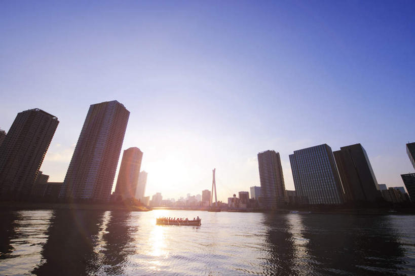 无人,高楼大厦,横图,室外,白天,仰视,度假,海浪,海洋,美景,日落,太阳,城市风光,城市,大厦,建筑,摩天大楼,东京,日本,亚洲,阴影,波纹,光线,影子,景观,浪花,晚霞,霞光,建筑群,涟漪,江东区,娱乐,建设,蓝色,蓝天,水纹,天空,阳光,海水,黄昏,波浪,天,享受,休闲,景色,彩霞,放松,晴朗,海景,东亚,本州,万里无云,关东地方,本州岛,日本国,东京都,水晕,大海,风浪,海,海水的波动,近岸浪,涌浪,晴空,晴空万里,夕阳,彩图,低角度拍摄,大楼,高层建筑,高楼,摩天楼