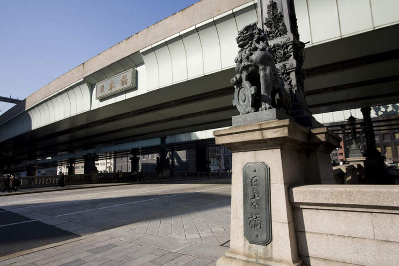 无人,横图,室外,白天,正面,旅游,度假,标志建筑,大桥,地标,建筑,立交桥,桥梁,雕塑,东京,日本,亚洲,阴影,艺术,装饰,光线,日文,标志,雕刻,雕像,文字,影子,字符,高架,建筑群,斜拉桥,桥,中央区,娱乐,标识,建设,石雕,黑色,阳光,工艺品,享受,休闲,放松,纪念,美术,主题,陈列,东亚,本州,关东地方,本州岛,日本国,东京都,功能,美学,日语,日本桥,彩图