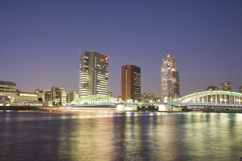 无人,高楼大厦,横图,室外,夜晚,正面,度假,海浪,海洋,美景,城市风光,城市,大桥,大厦,建筑,立交桥,摩天大楼,桥梁,夜景,波纹,景观,浪花,高架,建筑群,斜拉桥,桥,涟漪,中央区,娱乐,建设,蓝色,倒影,蓝天,水纹,天空,海水,波浪,天,享受,休闲,景色,放松,晴朗,海景,万里无云,水晕,灯火辉煌,繁荣,大海,风浪,海,海水的波动,近岸浪,涌浪,晴空,晴空万里,彩图,大楼,高层建筑,高楼,摩天楼