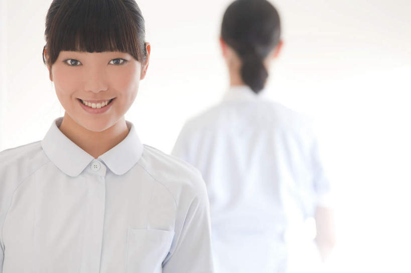 东方人,背部,两个人,同事,护士,医院,站,笑,微笑,露齿笑,横图,室内,白天,白色背景,正面,工作服,制服,成功,合作,团队,集体,信心,亚洲,朦胧,模糊,注视,黄种人,队伍,白色,黑色,观察,看,站着,摄影,影棚,观看,察看,领导,白衣天使,成就,关注,合伙,领袖,医疗机构,工作制服,年轻女性,女人,女性,亚洲人,长发,站立,半身,彩图,影棚拍摄,工作套服,拍摄,病院,诊所