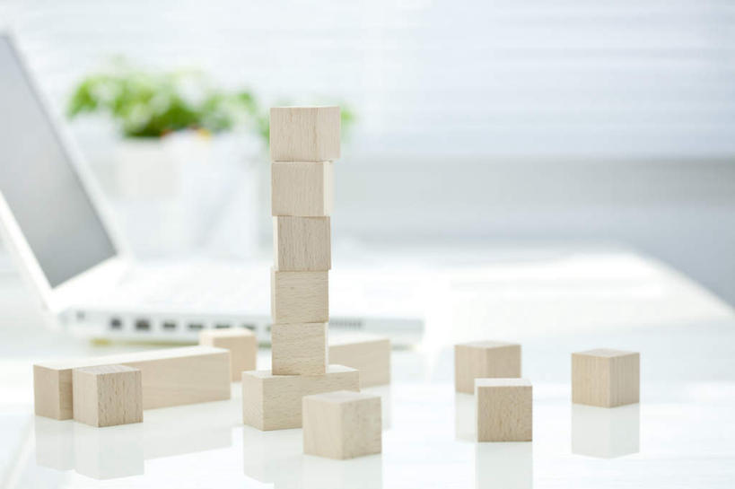 无人,横图,室内,特写,白天,白色背景,正面,游戏,智慧,电脑,笔记本电脑,植物,桌子,静物,玩具,一堆,许多,堆叠,堆积,网络,盆栽,办公桌,盆景,玩,娱乐,通讯设备,绿色,自然,休闲,积木,益智,摄影,影棚,生长,成长,活动,堆,一台,无线,思维,发泄,消遣,智力,通信设备,无线网络,想象,无线上网,便携式电脑,宣泄,手提电脑,玩耍,嬉戏,彩图,影棚拍摄,拍摄