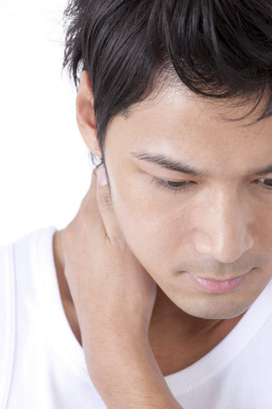东方人,脸,头,脸颊,一个人,站,摸,竖图,俯视,室内,特写,白天,白色背景,亚洲,仅一个男性,仅一个人,抚摸,服装,注视,休闲装,黄种人,仅一个年轻男性,衣服,白色,黑色,观察,看,站着,休闲,休闲服,摄影,服饰,影棚,观看,察看,关注,男人,男性,年轻男性,亚洲人,头部,脸部,脸蛋,面部,触摸,接触,站立,半身,彩图,高角度拍摄,影棚拍摄,拍摄,短发