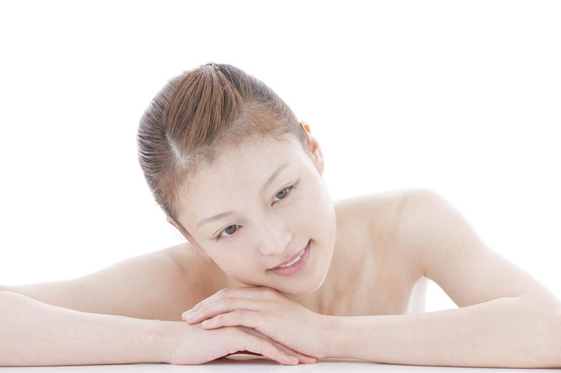 东方人,脸,头,脸颊,一个人,坐,笑,微笑,横图,室内,特写,白天,白色背景,正面,化妆,美容,桌面,桌子,亚洲,仅一个年轻女性,仅一个女性,仅一个人,护肤,阴影,美白,反射,影子,注视,黄种人,黑色,观察,看,清洁,保养,享受,休闲,放松,去角质,保健,摄影,影棚,观看,保湿,察看,滋润,关注,去死皮,舒缓,养颜,去污,控油,紧肤,嫩肤,祛痘,去痘,祛角质,抗衰,再生,增白,补水,祛斑,抗皱,防皱,除皱,去皱,年轻女性,女人,女性,亚洲人,头部,长发,脸部,脸蛋,面部,坐着,半身,彩图,影棚拍摄,拍摄