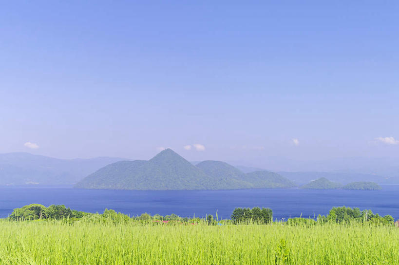 无人,公园,横图,室外,白天,正面,旅游,度假,草地,草坪,湖,湖泊,美景,森林,树林,水,植物,北海道,日本,亚洲,许多,朦胧,模糊,湖面,景观,水流,水面,云,云朵,云彩,娱乐,树,树木,蓝色,绿色,白云,蓝天,天空,自然,湖水,天,享受,休闲,景色,放松,生长,晴朗,成长,国家公园,自然风光,东亚,日本国,北海道地方,北海道岛,支笏湖国家公园,晴空,彩图