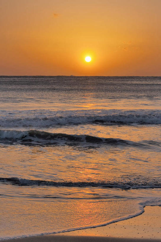 无人,竖图,室外,白天,正面,旅游,度假,海浪,海洋,美景,日落,沙滩,静冈县,日本,亚洲,沙子,海岸,景观,浪花,水平线,晚霞,霞光,云,云朵,辽阔,海平线,沙地,云彩,娱乐,蓝色,白云,蓝天,天空,自然,海水,黄昏,天,享受,休闲,广阔,景色,彩霞,放松,晴朗,一望无际,自然风光,海景,东亚,本州,本州岛,日本国,中部地方,静冈,无边无际,一马平川,伊豆半岛,南伊豆町,大海,风浪,海,海水的波动,海滩,近岸浪,涌浪,晴空,夕阳,彩图,水天相接,水天一线