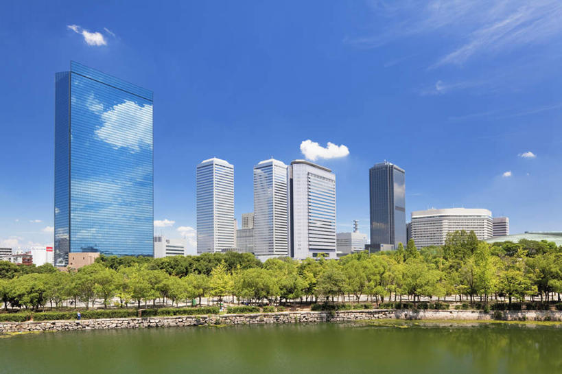 无人,高楼大厦,横图,室外,白天,正面,度假,河流,美景,树林,水,天际线,植物,城市风光,城市,大厦,建筑,摩天大楼,日本,亚洲,许多,阴影,反射,影子,河水,景观,水流,云,云朵,云彩,娱乐,建设,树,树木,蓝色,绿色,白云,蓝天,天空,自然,天,享受,休闲,景色,放松,大阪,生长,晴朗,成长,东亚,本州,大阪府,本州岛,日本国,近畿地方,近畿,大阪商业公园,晴空,彩图,大楼,高层建筑,高楼,摩天楼