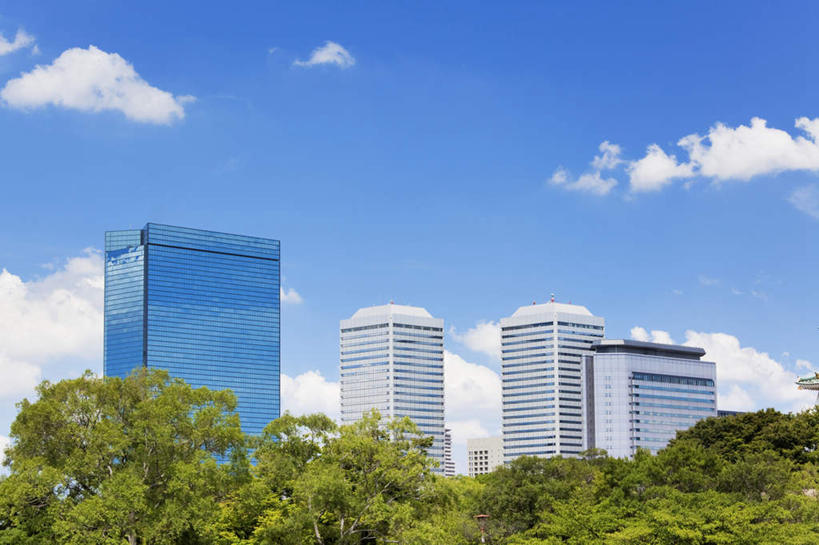 无人,高楼大厦,横图,室外,白天,仰视,度假,湖,湖泊,美景,水,天际线,城市风光,城市,大厦,建筑,摩天大楼,照明,日本,亚洲,许多,阴影,反射,影子,湖面,景观,水流,水面,云,云朵,灯光,云彩,娱乐,建设,灯,蓝色,白云,蓝天,天空,灯具,落地灯,湖水,天,享受,休闲,景色,放松,大阪,晴朗,照亮,照明设备,东亚,本州,大阪府,本州岛,日本国,近畿地方,近畿,大阪商业公园,晴空,彩图,低角度拍摄,大楼,高层建筑,高楼,摩天楼