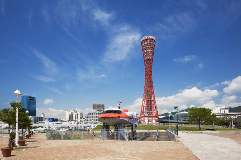 无人,栏杆,横图,室外,白天,正面,旅游,度假,烟囱,树林,天际线,植物,标志建筑,道路,地标,建筑,路,轮船,船,照明,日本,亚洲,一座,阴影,反射,影子,栅栏,篱笆,云,云朵,围栏,小路,塔,灯光,交通,云彩,娱乐,建设,护栏,灯,树,树木,红色,蓝色,绿色,白云,蓝天,天空,自然,灯具,落地灯,交通工具,天,享受,休闲,旅游胜地,放松,生长,晴朗,成长,照亮,照明设备,载具,东亚,本州,本州岛,日本国,近畿地方,近畿,兵库,兵库县,神户,神户港,神户港口塔,神户市,神戸,县厅,神戸市,晴空,彩图