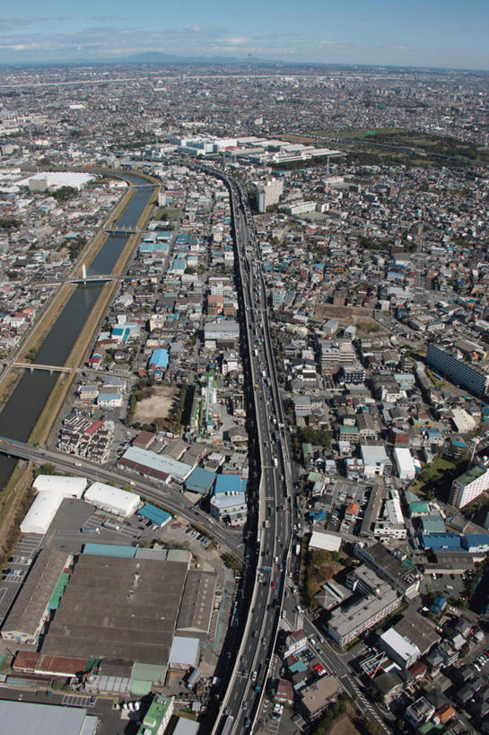 无人,家,竖图,全景,俯视,航拍,室外,白天,旅游,度假,河流,美景,树林,水,天际线,植物,别墅,城市风光,城市,大桥,道路,建筑,立交桥,路,桥梁,公路,东京,日本,亚洲,阴影,光线,影子,房屋,屋子,地平线,河水,景观,水流,云,云朵,高架,公寓,建筑群,桥,辽阔,地面,交通,云彩,娱乐,建设,洋房,楼房,住宅,树,树木,蓝色,绿色,白云,蓝天,天空,阳光,自然,天,享受,休闲,景色,放松,生长,晴朗,成长,一望无际,鸟瞰,延伸,东亚,本州,关东地方,本州岛,日本国,东京都,天地相交,晴空,马路,彩图,高角度拍摄,房子