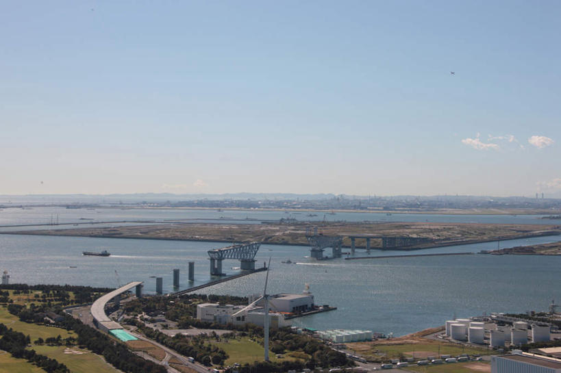 无人,家,横图,全景,俯视,航拍,室外,白天,旅游,度假,草地,草坪,海浪,海洋,美景,天际线,植物,别墅,城市风光,城市,大桥,道路,建筑,立交桥,路,轮船,桥梁,公路,船,东京,日本,亚洲,阴影,光线,影子,房屋,屋子,景观,浪花,水平线,云,云朵,高架,公寓,建筑群,桥,辽阔,交通,海平线,江东区,云彩,娱乐,建设,洋房,楼房,住宅,草,蓝色,绿色,白云,蓝天,天空,阳光,自然,海水,交通工具,天,享受,休闲,广阔,景色,放松,生长,晴朗,成长,一望无际,鸟瞰,载具,海景,东亚,本州,关东地方,本州岛,日本国,东京都,无边无际,一马平川,大海,海,海水的波动,晴空,马路,彩图,高角度拍摄,房子,水天相接,水天一线