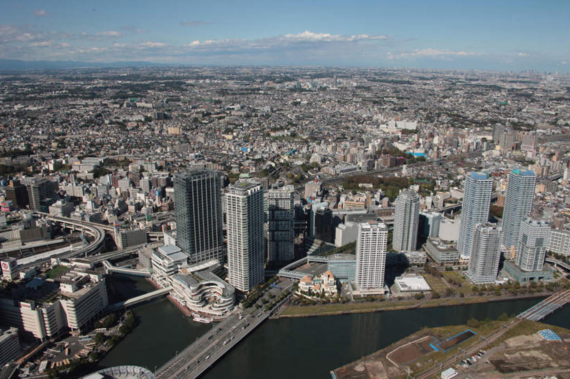 无人,高楼大厦,横图,俯视,航拍,室外,白天,度假,河流,美景,水,城市风光,标志建筑,城市,大桥,大厦,地标,建筑,立交桥,摩天大楼,桥梁,神奈川,日本,亚洲,阴影,光线,影子,地平线,河水,景观,水流,云,云朵,高架,桥,辽阔,地面,神奈川县,云彩,娱乐,建设,蓝色,白云,蓝天,天空,阳光,天,享受,休闲,景色,放松,晴朗,一望无际,鸟瞰,延伸,东亚,本州,关东地方,本州岛,日本国,天地相交,晴空,彩图,高角度拍摄,大楼,高层建筑,高楼,摩天楼