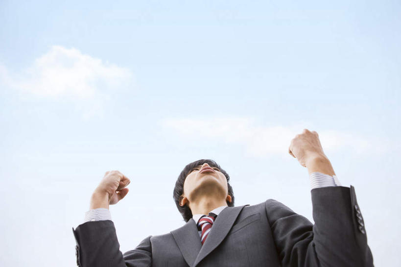 东方人,一个人,商务人士,商务男性,站,横图,室外,白天,仰视,衬衫,亚洲,仅一个男性,仅一个人,握,套装,云,云朵,云彩,注视,黄种人,鼓励,仅一个年轻男性,蓝色,黑色,灰色,白云,蓝天,天空,天,观察,加油,看,手势,握拳,站着,打气,握着,晴朗,观看,察看,关注,鼓舞,商务装,工薪阶层,男人,男性,年轻男性,亚洲人,白领,上班族,晴空,站立,半身,彩图,低角度拍摄,衬衣