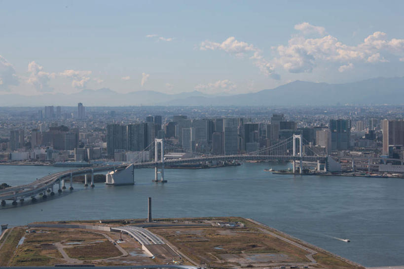 高楼大厦,横图,俯视,航拍,室外,白天,度假,草地,草坪,海浪,海洋,美景,植物,城市风光,城市,大厦,建筑,摩天大楼,东京,日本,亚洲,波纹,景观,浪花,云,云朵,建筑群,彩虹大桥,涟漪,云彩,娱乐,建设,草,蓝色,绿色,白云,蓝天,水纹,天空,海水,波浪,天,享受,休闲,景色,放松,晴朗,鸟瞰,海景,东亚,本州,关东地方,本州岛,日本国,东京都,水晕,日本彩虹大桥,大海,风浪,海,海水的波动,近岸浪,涌浪,晴空,半身,彩图,高角度拍摄,大楼,高层建筑,高楼,摩天楼