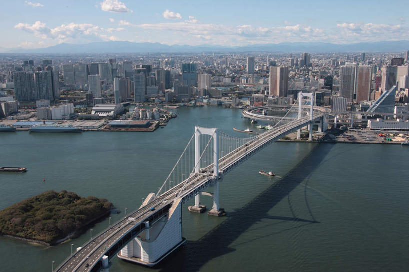 无人,高楼大厦,横图,全景,俯视,航拍,室外,白天,度假,草地,草坪,海洋,美景,树林,天际线,植物,城市风光,城市,大桥,大厦,建筑,立交桥,路,摩天大楼,桥梁,东京,日本,亚洲,阴影,光线,影子,地平线,景观,云,云朵,高架,斜拉桥,桥,地面,交通,云彩,娱乐,建设,草,树,树木,蓝色,绿色,白云,蓝天,天空,阳光,自然,海水,天,享受,休闲,景色,放松,运输,生长,晴朗,成长,鸟瞰,海景,东亚,本州,关东地方,本州岛,日本国,东京都,县厅,港区,东京市,大海,海,晴空,彩图,高角度拍摄,大楼,高层建筑,高楼,摩天楼