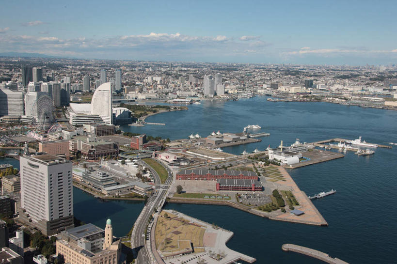 无人,家,高楼大厦,横图,全景,俯视,航拍,室外,白天,度假,草地,草坪,海浪,海洋,美景,山,山脉,树林,天际线,植物,城市风光,城市,大厦,道路,路,摩天大楼,公路,神奈川,日本,亚洲,阴影,光线,影子,房屋,屋子,景观,浪花,山峰,云,云朵,交通,山峦,横滨,横滨市,神奈川县,云彩,娱乐,楼房,住宅,草,树,树木,蓝色,绿色,白云,蓝天,天空,阳光,自然,海水,群山,天,享受,休闲,景色,放松,生长,成长,鸟瞰,海景,东亚,本州,首府,关东地方,本州岛,日本国,大海,风浪,海,海水的波动,近岸浪,涌浪,马路,彩图,高角度拍摄,房子,大楼,高层建筑,高楼,摩天楼