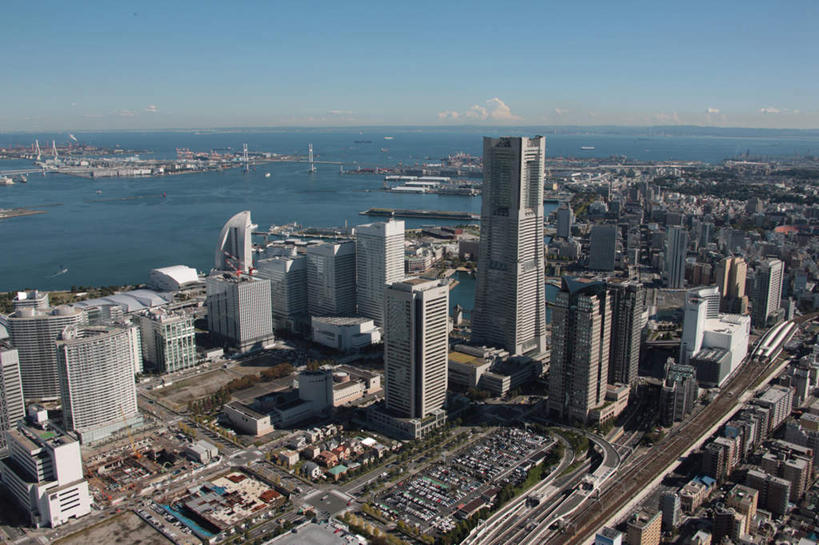 无人,家,高楼大厦,横图,全景,俯视,航拍,室外,白天,度假,草地,草坪,海浪,海洋,美景,山,山脉,树林,天际线,植物,城市风光,城市,大厦,道路,路,摩天大楼,公路,神奈川,日本,亚洲,阴影,光线,影子,房屋,屋子,景观,浪花,山峰,水平线,云,云朵,辽阔,交通,海平线,山峦,横滨,横滨市,神奈川县,云彩,娱乐,楼房,住宅,草,树,树木,蓝色,绿色,白云,蓝天,天空,阳光,自然,海水,群山,天,享受,休闲,广阔,景色,放松,生长,成长,一望无际,鸟瞰,海景,东亚,本州,首府,关东地方,本州岛,日本国,无边无际,一马平川,大海,风浪,海,海水的波动,近岸浪,涌浪,马路,彩图,高角度拍摄,房子,大楼,高层建筑,高楼,摩天楼,水天相接,水天一线