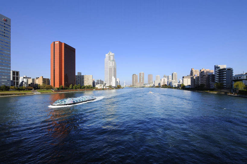 无人,高楼大厦,横图,室外,白天,正面,度假,河流,美景,树林,水,天际线,植物,城市风光,城市,大厦,建筑,轮船,摩天大楼,船,东京,日本,亚洲,一艘,阴影,波纹,飞溅,溅,光线,液体,影子,河水,景观,水滴,水流,建筑群,娱乐,建设,水珠,树,树木,蓝色,绿色,白色,蓝天,水纹,天空,自然,船尾波,交通工具,波浪,天,享受,休闲,景色,放松,生长,成长,喷洒,载具,东亚,本州,关东地方,本州岛,日本国,东京都,隅田川,彩图,大楼,高层建筑,高楼,摩天楼