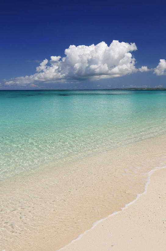 无人,竖图,室外,白天,正面,旅游,度假,海浪,海洋,美景,沙滩,日本,亚洲,阴影,光线,沙子,影子,海岸,景观,浪花,水平线,云,云朵,辽阔,海平线,沙地,云彩,娱乐,冲绳,蓝色,白云,蓝天,天空,自然,海水,天,享受,休闲,广阔,景色,放松,一望无际,冲绳县,自然风光,海景,东亚,琉球群岛,日本国,九州地方,宫古岛,宫古列岛,无边无际,一马平川,大海,风浪,海,海水的波动,海滩,近岸浪,涌浪,彩图,水天相接,水天一线